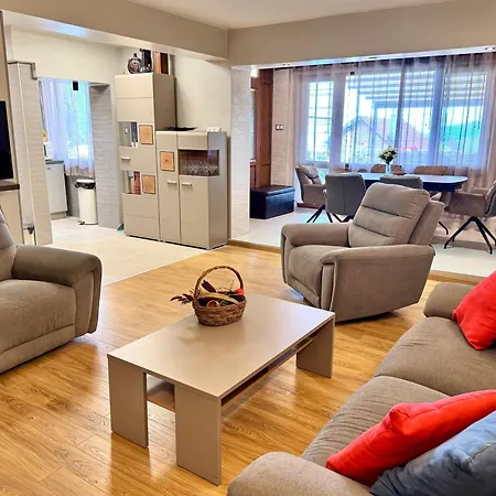 Villa Horizon - Spacious Sea View House With 6 Bedrooms In Balchik