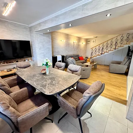 Horizon - Spacious Sea View House With 6 Bedrooms In