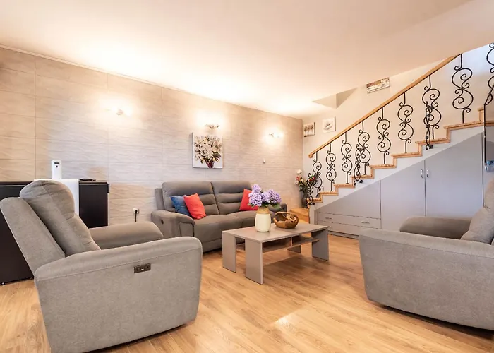 Horizon - Spacious Sea View House With 6 Bedrooms In Balchik