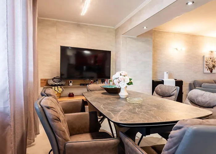 Villa Horizon - Spacious Sea View House With 6 Bedrooms In